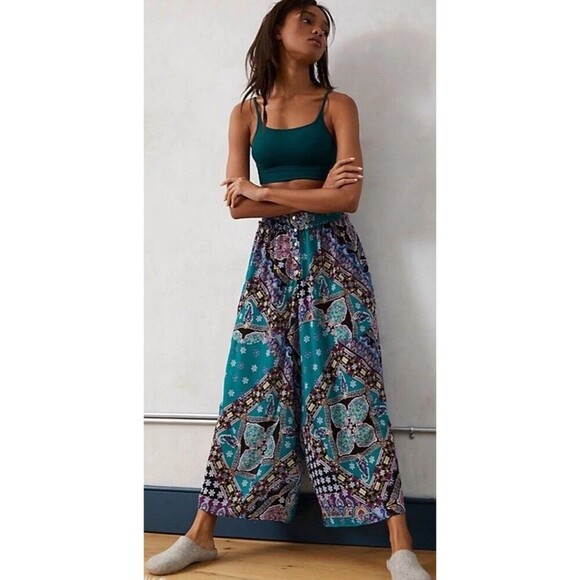 Free People Intimately Pants  Starshine SHEER PRINTED SMOCKED WAIST LOUNGE  Sm - Picture 1 of 8